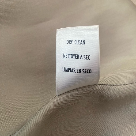 Tailored Adrienne 
Moher and alpaca jacket. RN 93986. - Picture 4 of 4